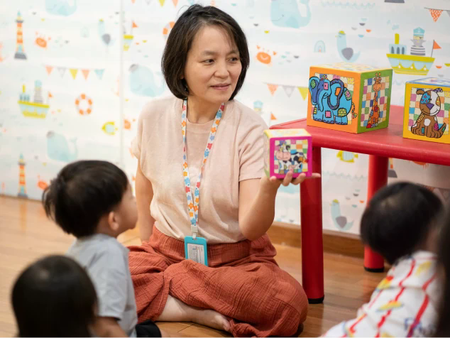 teacher teaching memory games image